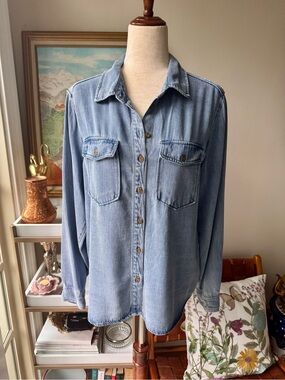 Velvet Heart Los Angeles Tencel Chambray Denim Button Down Shirt M